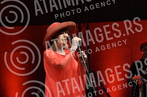 The Tourist Organization of Nis organized a free concert of Biljana Krstic and the Bistrik Orchestra entitled The Scent of Heritage at the Low Fortress on the occasion of the celebration of the city's glory of St. Emperor Constantine and Empress Hele