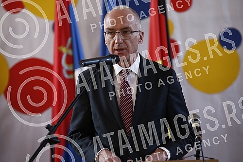  Serbian First Deputy Prime Minister and Minister of Education, Science and Technological Development Branko Ruzic and German Ambassador to Serbia Thomas Schieb visited the German school and signed an agreement on cooperation between the two governme