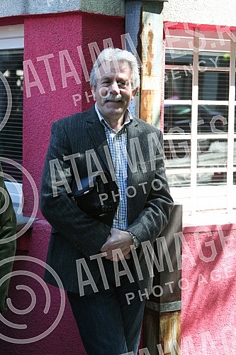 Representatives of SD Radnicki marked the 89th anniversary of the sports society by laying a wreath at the Red Cross and a memorial plaque to the heroes and members who gave their lives in the fight for freedom.
Predstavnici SD Radnicki polaganjem v Representatives of SD Radnicki marked the 89th anniversary of the sports society by laying a wreath at the Red Cross and a memorial plaque to the heroes and members who gave their lives in the fight for freedom.
Predstavnici SD Radnicki polaganjem v