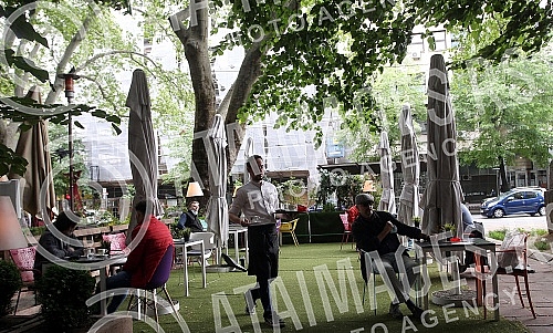 Life is slowly returning to normal after mitigating measures to combat the coronavirus epidemic.Zivot se polako vraca u normalne tokove posle ublazavanje mera borbe protiv epidemije korona virusa.