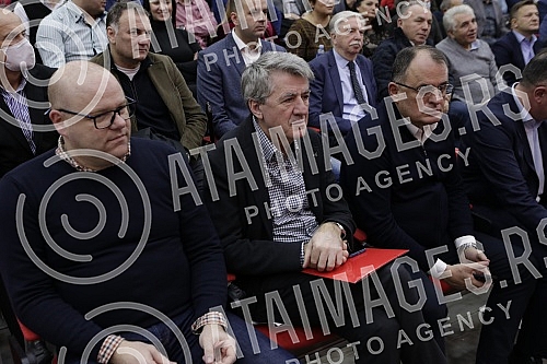 The President of the Socialist Party of Serbia, Ivica Dacic, held a meeting with the leadership of the Belgrade City and Municipal Organizations of the SPS.Predsednik Socijalisticke partije Srbije Ivica Dacic odrzao je sastanak sa rukovodstvom beog