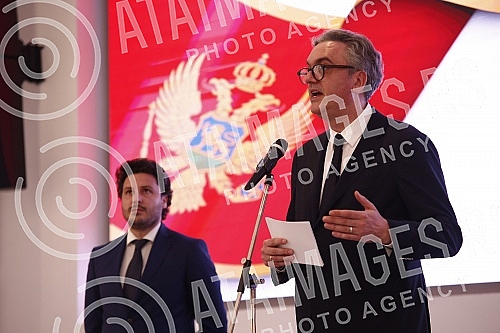 The Prime Minister of Montenegro, Dritan Abazovic, talked with the President of the Serbian Chamber of Commerce, Marko Cadez, and representatives of the Serbian business community about improving economic cooperation between the two countries and str