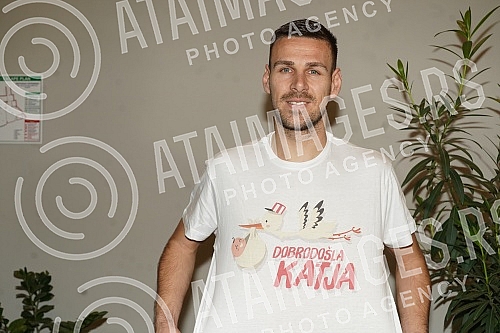 Singer Katarina Grujic and football player Marko Gobeljic became the parents of daughter Katja yesterday, and on that happy occasion, a celebration was held tonight at the Topciderac restaurant. Singer Katarina Grujic and football player Marko Gobeljic became the parents of daughter Katja yesterday, and on that happy occasion, a celebration was held tonight at the Topciderac restaurant.