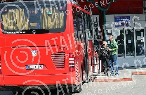 In Serbia, intercity bus service was suspended at noon to prevent the spread of the coronavirus.
U Srbiji je u podne obustavljen medjugradski autobuski prevoz zbog sprecavanja sirenja korona virusa. In Serbia, intercity bus service was suspended at noon to prevent the spread of the coronavirus.
U Srbiji je u podne obustavljen medjugradski autobuski prevoz zbog sprecavanja sirenja korona virusa.