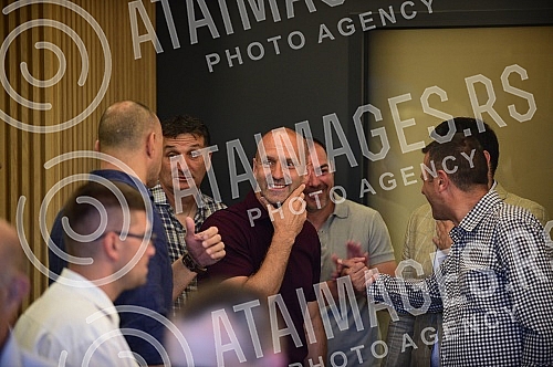 The official promotion of the new set of Nike FK Partizan jerseys for the 2022/23 season was held in the VIP Lounge above the center line of the Partizan stadium.
Svecana promocija nove garniture Nike dresova FK Partizan za sezonu 2022/23 odrzana je The official promotion of the new set of Nike FK Partizan jerseys for the 2022/23 season was held in the VIP Lounge above the center line of the Partizan stadium.
Svecana promocija nove garniture Nike dresova FK Partizan za sezonu 2022/23 odrzana je