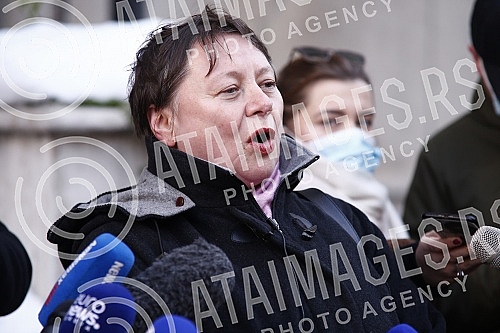 A press conference was held in front of the Government of Serbia on the action Kreni Promeni on the occasion of submitting a petition with 290,000 signatures, which would prevent the exploitation of lithium in Serbia.
Ispred Vlade Srbije odrzana je A press conference was held in front of the Government of Serbia on the action Kreni Promeni on the occasion of submitting a petition with 290,000 signatures, which would prevent the exploitation of lithium in Serbia.
Ispred Vlade Srbije odrzana je