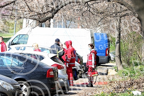 In a fire early this morning, six people were killed and six injured in a tapeworm in Milutin Milankovic Boulevard in New Belgrade, the Interior Ministry said.U pozaru rano jutros u soliteru u Bulevaru Milutina Milankovica u Novom Beogradu, smrtno j