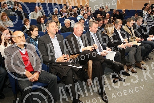 Sastanak predstavnika nacionalnih saveza sa Vanjom Udovicicem - mnistrom omladine i sporta povodom novog zakona o sportu drzana u sali skupstine Stari grad.