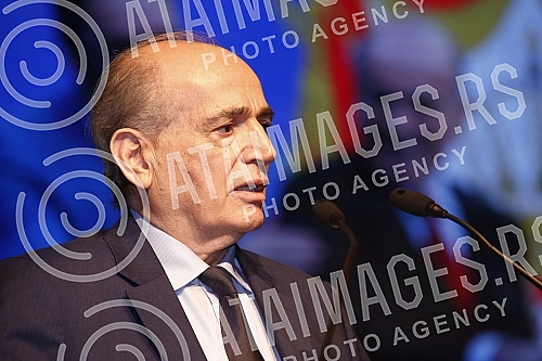 As part of the election campaign, the Party of United Pensioners of Serbia held a rally in Cacak.Partija ujedinjenih penzionera Srbije u sklopu preidzborne kampanje odrzala je miting u Cacaku.