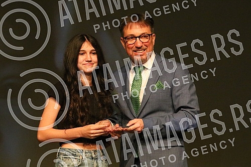 The first Festival of Children's Acting Achievements in Films and TV Series FEDEG and the award ceremony were held at the Small Theater Dusko Radovic.Prvi Festival decijih glumackih ostvarenja u filmovima i TV serijama FEDEG i dodela nagrada odrzan