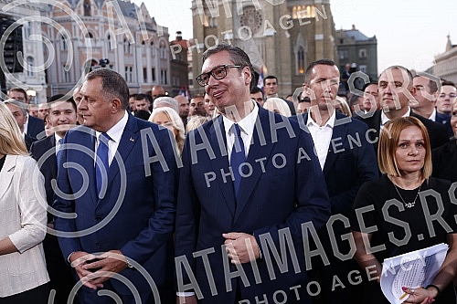 The state manifestation dedicated to the memory of all martyred and exiled Serbs on the occasion of the 27th anniversary of the military action Storm, this year was held in Novi Sad on Freedom Square.Drzavna manifestacija posvecena secanju na sve st