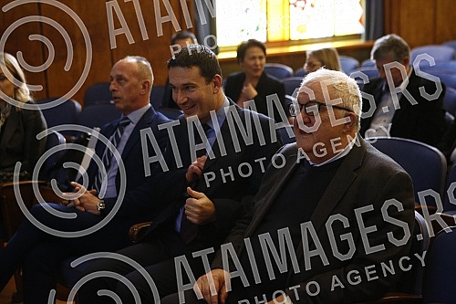 100 years of the public pension system in the former Yugoslavia.
100 godina javnog penzijskog sistema u bivsoj Jugoslaviji. 100 years of the public pension system in the former Yugoslavia.
100 godina javnog penzijskog sistema u bivsoj Jugoslaviji.