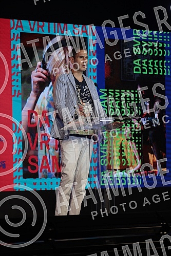 The start of the youth vaccination campaign has been announced at the Belgrade Youth Center.U Domu omladine Beograda najavljen pocetak kampanje za vakcinaciju mladih.