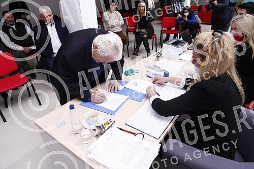 In the premises of the Social Democratic Party, the collection of signatures in support of the lists for the parliamentary and Belgrade elections was organized.U prostorijama Socijaldemokratske stranke organizovano je prikupljanje potpisa podrske l