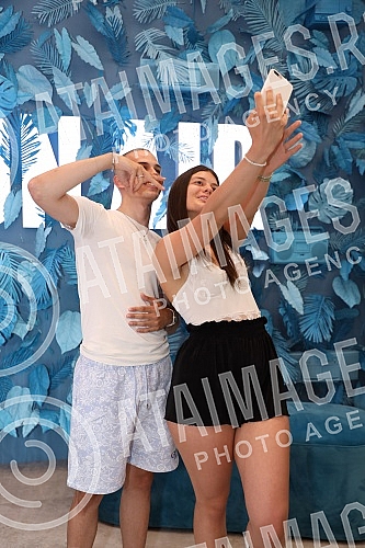 Voyage in WTF Open Air radio in TC Gallery - socializing with fans.Voyage u WTF Open Air radiju u TC Galerija - druzenje sa fanovima.