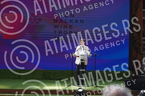The President of the Government of the Republic of Serbia, Ana Brnabic, attended the awarding of the Wine Trophy of the Open Balkans as part of the First International Wine Fair Wine Vision of the Open Balkans in Hall 1 of the Belgrade Fair.Predsed