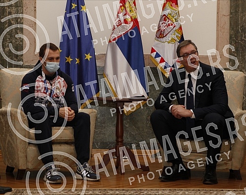 The President of the Republic of Serbia, Aleksandar Vucic, met with the winner of the bronze medal at the World Boxing Championship, Vladimir Mironcikov, and the delegation of the Boxing Association of Serbia. Predsednik Republike Srbije Aleksandar