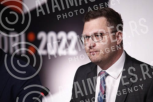 A press conference was held in Miljenko Dereta's premises, at which the CRTA observation mission announced preliminary findings on the monitoring of the election day and the assessment of the quality of the voting process.U prostoru Miljenko Dereta