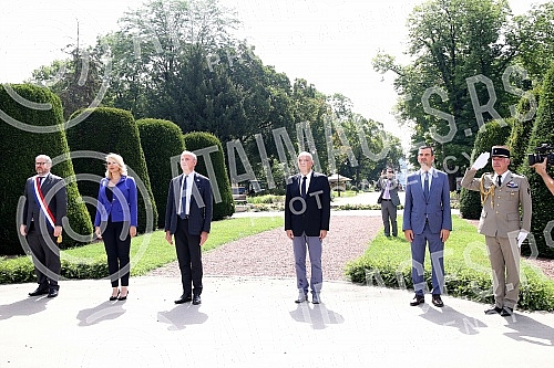The Mayor of Belgrade, Zoran Radojicic, the Minister of Labor, Employment, Veterans and Social Affairs, Darija Kisic Tepavcevic, and the Ambassador of France to Serbia, Zan-Louis Falconi, laid wreaths at the Monument of Gratitude to France on the occ