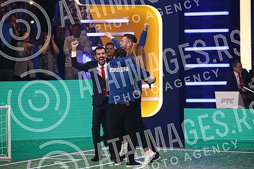 In the RTS studio in Kosutnjak, the recording of a new music sou program, the Music Derby show, has started, as a sign of support for our national team, which is going to Qatar for the football championship.U studiju RTS na Kosutnjaku pocelo je sni