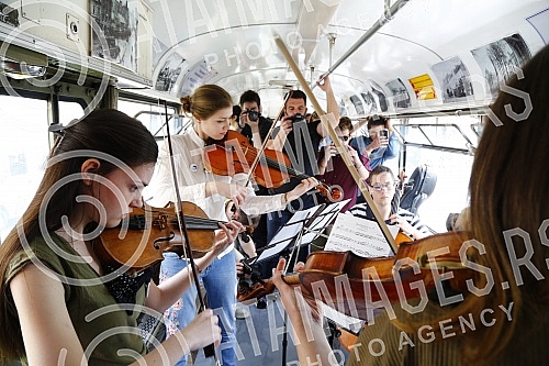 Tram ride through Belgrade like everyone wants.
Voznja tramvajem po Beogradu kakvu svi zele. Tram ride through Belgrade like everyone wants.
Voznja tramvajem po Beogradu kakvu svi zele.