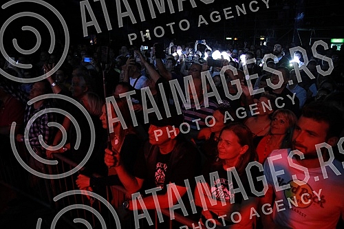 Famous blues guitarist and singer Ana Popovic performed with her band in Belgrade's Barutana, as part of a European tour promoting her latest album 
