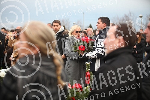 Buried Slavoljub Stavric - Stavre, show business manager in New Bezanijsko cemetery.Sahrana Slavoljuba Stavrica - Stavre, estradnog menadzera na Novom Bezanijskom groblju.