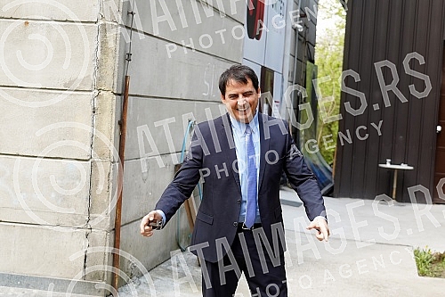 Zoran Kesic in front of the United media studio where the show Zoran Kesic in front of the United media studio where the show