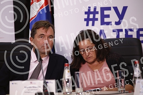 A press conference was held at the Republic Institute of Statistics on the occasion of the upcoming population census.U Republickom zavodu za statistiku odrzana je konferencija za novinare povodom predstojeceg popisa stanovnistva. 