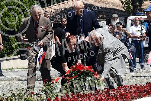 On the occasion of marking the Day of the Fighter, laying wreaths on the monument 