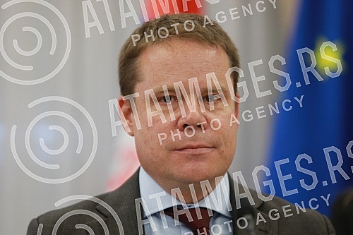 Minister of European Integration Jadranka Joksimovic presented the Ambassador of the French Republic to Serbia Pierre Cochard, as the presiding country of the Council of the European Union, with a document with recommendations of Serbian citizens as 