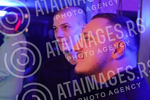 Nenad Marinkovic - Gastoz is directing a video for a new song by the Podgorica group 2L.Nenad Marinkovic - Gastoz rezira spot za novu pesmu podgoricke grupe 2L.