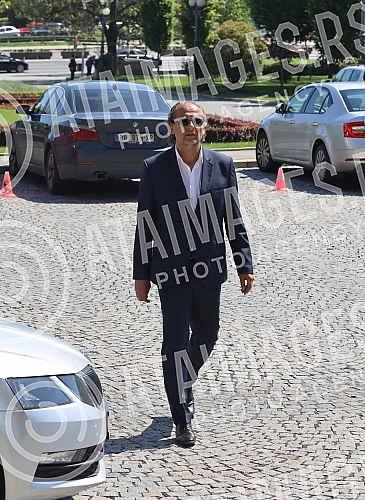 Commemoration on the occasion of the death of one of the greatest Serbian and Yugoslav singers of popular music, Djordje Marjanovic, was held in the Ceremonial Hall of the Belgrade City Assembly.Komemoracija povodom smrti jednog od najvecih srpskih