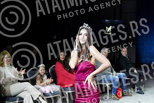 Mirna Nadj's first independent fashion show 