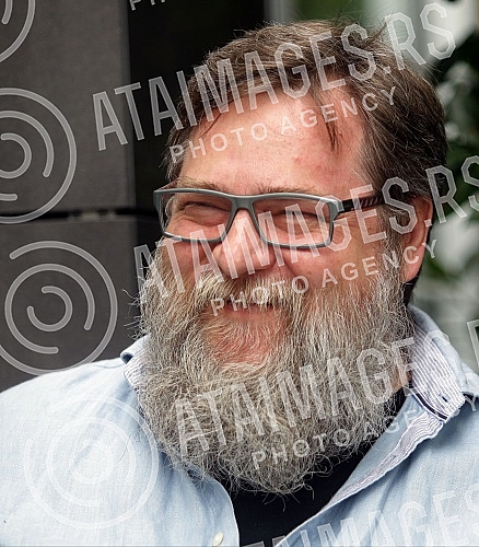 Serbian actor, director, screenwriter and musician Nikola Pejakovic - Kolja.
Srpski glumac, reditelj, scenarista i muzicar Nikola Pejakovic - Kolja Serbian actor, director, screenwriter and musician Nikola Pejakovic - Kolja.
Srpski glumac, reditelj, scenarista i muzicar Nikola Pejakovic - Kolja