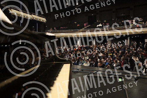 Organized by the Center of Belgrade Festivals (CEBEF) in the Kombank Hall was held a concert 