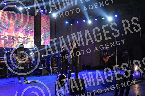 On the occasion of celebrating its 40th birthday, the legendary low rock band Kerber performed on the Summer Stage of the Niska Fortress. Povodom obelezavanja 40. rodjendana, legendarna niska rok grupa Kerber nastupiila je na Letnjoj pozornici Nisk