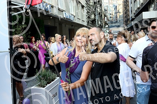 Party on the occasion of a successful fashion show in Paris.Zurka povodom uspesne modne revije u Parizu.