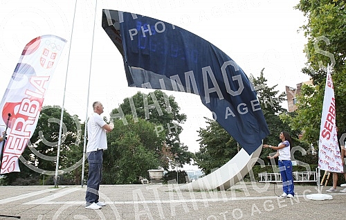 Ivana Maksimovic - Andjusic - strelac i Zarko Paspalj - potpredsednik Olimpijskog komiteta Srbije simbolicno su pustili u rad sat koji odbrojava pocetak Olimpijskih igara u Riu 2016 godine. Ivana Maksimovic - Andjusic - strelac i Zarko Paspalj - potpredsednik Olimpijskog komiteta Srbije simbolicno su pustili u rad sat koji odbrojava pocetak Olimpijskih igara u Riu 2016 godine.