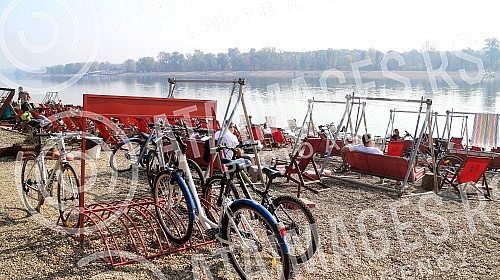 Lake Ada cignalija at Saturday morning.Ada ciganlija u subotu pre podne.