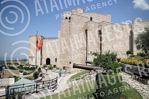 Kroja is a town in Albania and the seat of the area of the same name, best known as the fortification of Djuradj Kastriot Skenderbeg, a hero from the time when the city persistently offered resistance to the Ottoman Turks.Kroja je gradicc u Albanij