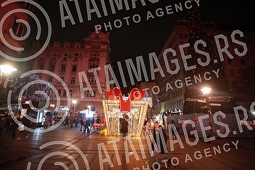 The last day of the turbulent 2020 in the center of Belgrade, more precisely in Knez Mihailova street and Oblicev venac. Poslednji dan turbulentne 2020. godine u centru Beograda, tacnije u Knez Mihailovoj ulici i na Oblicevom vencu