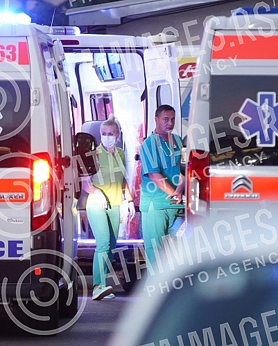 Children who were injured in a traffic accident in Bulgaria, when the bus overturned, arrived at the University Children's Clinic in Tirsova, where their treatment will continue.Deca koja su povredjena u saobracajnoj nesreci u Bugarskoj, kada se pr
