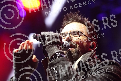 Citizens and tourists in Banja Luka welcomed the New Year 2022 on Krajina Square to the music of regional stars Petra Grasa and Neda Ukraden.Gradjani i turisti u Banjaluci docekali su Novu 2022. godinu na Trgu Krajine uz muziku regionalnih zvezda P