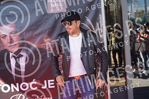 In front of Hall 5 of the Belgrade Fair, a media conference was held where the spectacular reception of 2023 with Aco Pejovic was announced.Ispred hale 5 Beogradskog sajma odrzana je konferencija za medije na kojoj je najavljen spektakularni docek 