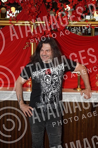 The premiere of the video Rana and the promotion of the album Cinema (Bioskop) by Seka Aleksic was held at the Cinestar cinema in the Ada Mall shopping center.Premijera spota Rana i promocija albuma Bioskop Seke Aleksic odrzana je u bioskopu Cinest