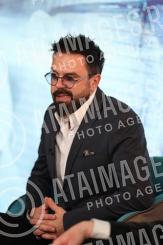A press conference at which one of the biggest pop stars of the region and singer-songwriter Petra Graso announced a concert at the Stark Arena was held at Sky Garden.Konferencija za medije na kojoj je jedna od najvecih pop zvezda regiona i kantaut