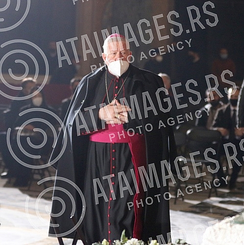The requiem liturgy for the blessed Patriarch Irinej began at 9 a.m., and the earthly remains of the patriarch will be lowered into the tomb in the crypt of the temple of St. Sava after the service and sermons.Zaupokojena liturgija za blazenopocivs