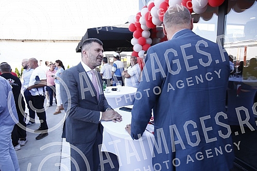 Posta Srbije and Knez Petrol have signed a business cooperation agreement that provides for the expansion of the postal network and services of Posta Srbije through the network of Knez Petrol gas stations.Posta Srbije i Knez petrol potpisali su ugo