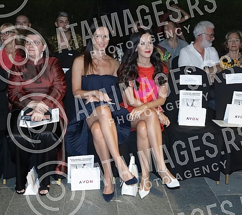 On the occasion of marking thirty years of MS Click, she paid tribute to one of the most important domestic fashion designers to the recently deceased, legendary fashion designer Aleksandar Joksimovic with a fashion show on the plateau in front of th